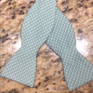 Vineyard Vines Bow Tie